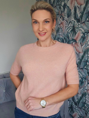 Persikinės spalvos alpaka megztukas trumpomis rankovėmis moterims