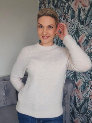 Pieno baltumo megztukas su baby alpaka moterims