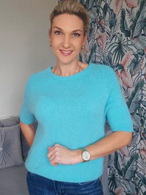 Žydros spalvos premium alpaka megztukas trumpomis rankovėmis