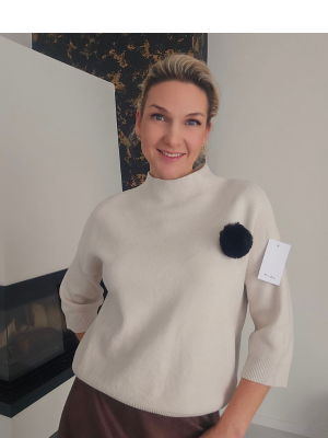 Megztinis su bumbuliuku - kreminis