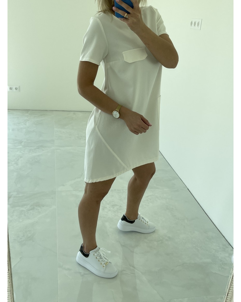 Balta vasarinė suknelė