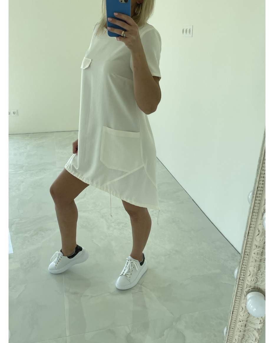 Balta vasarinė suknelė