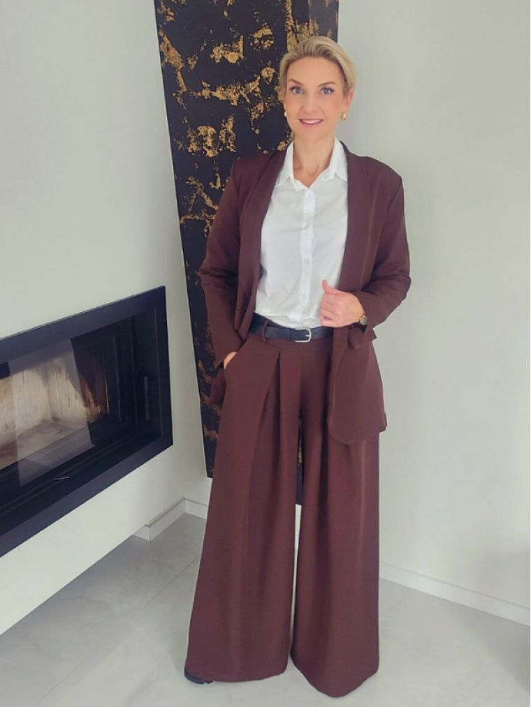 Tamsaus šokolado sijonkelnės