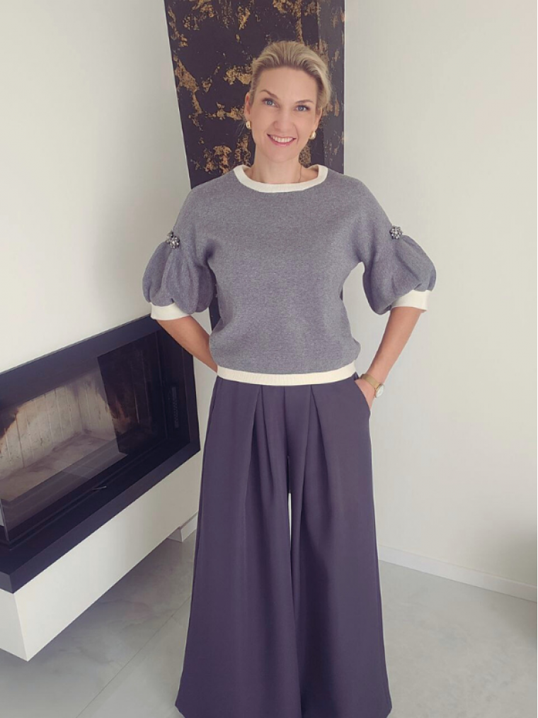 Tamsiai pilkos sijonkelnės